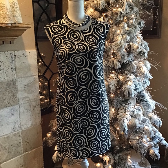 Black and White Geometric Print Dress - Picture 3 of 3